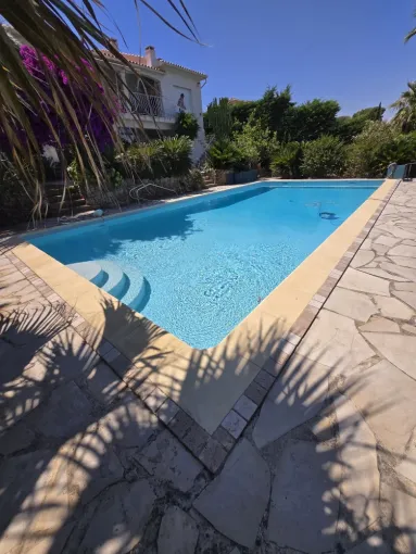 Rénovation de piscine polyester à Roquebrune-sur-Argens, Roquebrune-sur-Argens, ADC Polyester