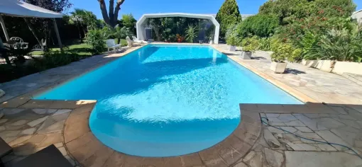 Rénovation de piscine polyester à Fréjus, Roquebrune-sur-Argens, ADC Polyester