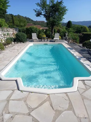 Étanchéité de coque de piscine à Trans-en-Provence, Roquebrune-sur-Argens, ADC Polyester
