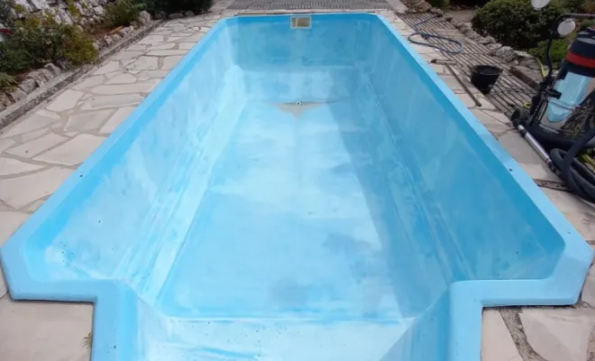 Étanchéité de coque de piscine à Trans-en-Provence, Roquebrune-sur-Argens, ADC Polyester
