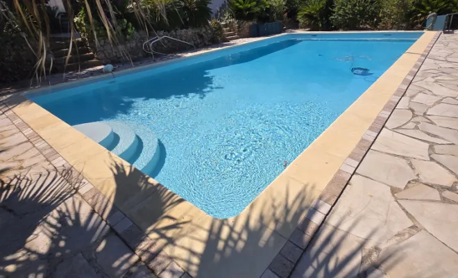 Rénovation polyester, rénovation piscine, Étanchéité piscine, Roquebrune-sur-Argens, ADC Polyester